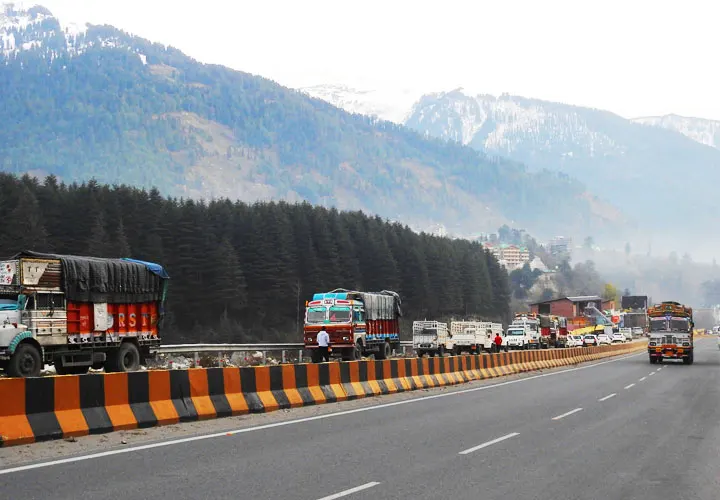 manali-to-chandigarh-taxi